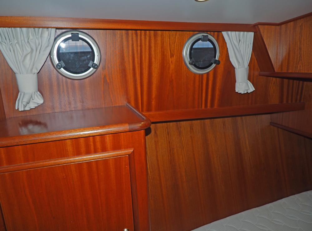 Cabin en avant, H&eacute;bergements